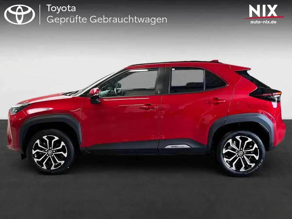 Gebraucht Toyota Yaris Cross Team 116 PS (85 kW) 2024 Rot SUV