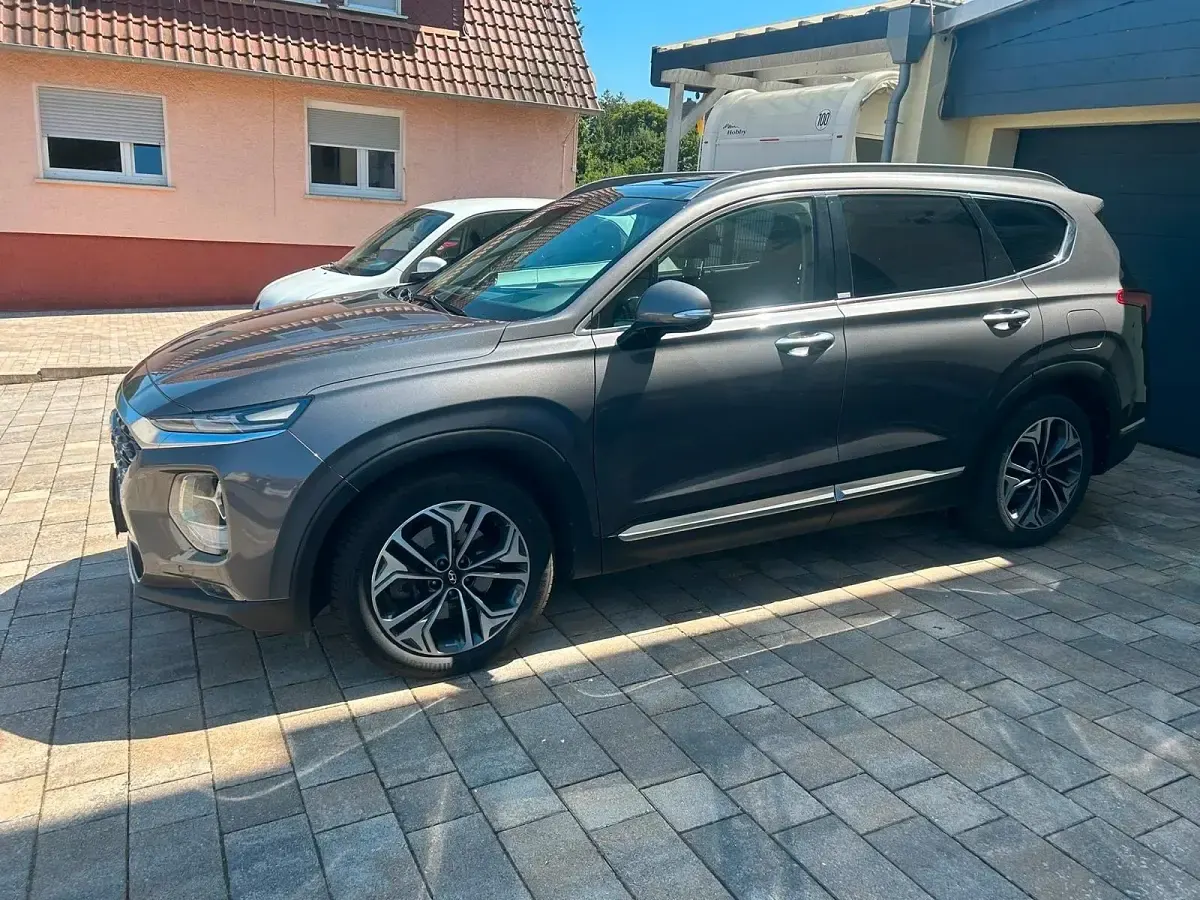 Gebraucht Hyundai Santa Fe 200 PS (147 kW) 2020 Grau SUV