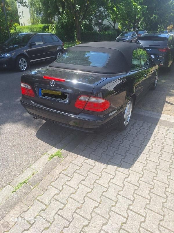Schwarz Gebraucht 2001 Mercedes CLK200 Elegance Cabrio | 3.000 € (Superpreis) - Bild 1/4
