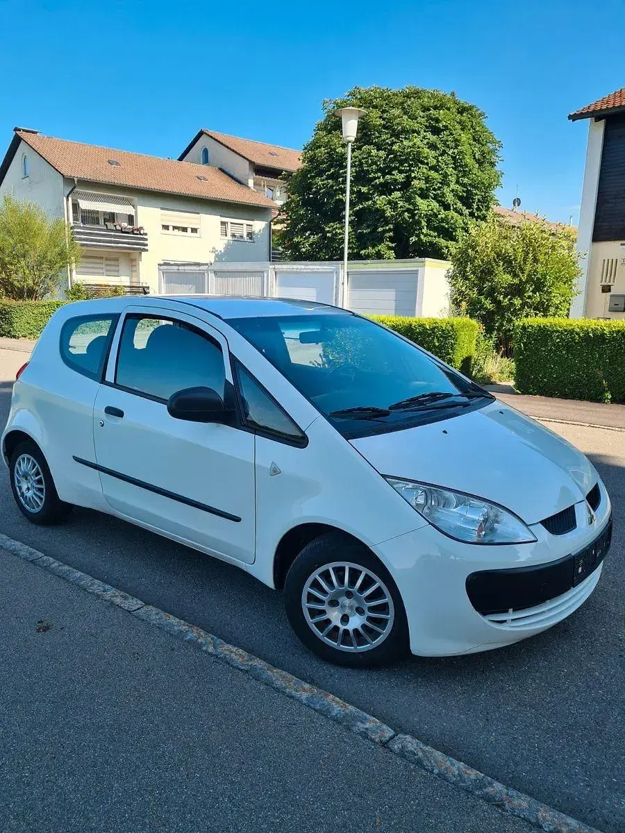 Gebraucht Mitsubishi Colt 75 PS (55 kW) 2008 Weiß Limousine