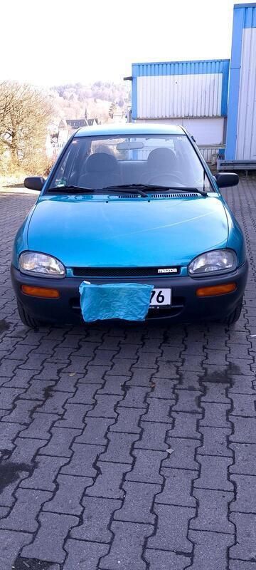 Blau Gebraucht 1991 Mazda 121 Kleinwagen | 4.500 € - Bild 1/4