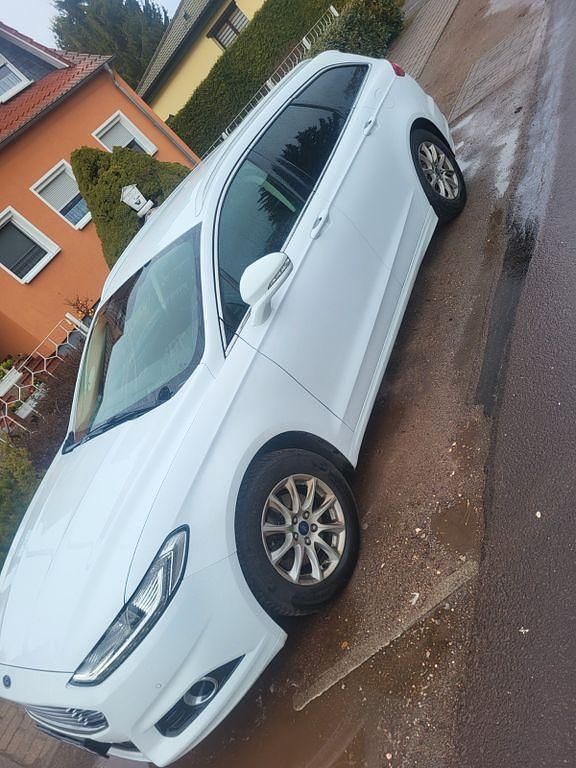 Gebraucht Ford Mondeo Titanium 150 PS (110 kW) 2015 Weiß Limousine