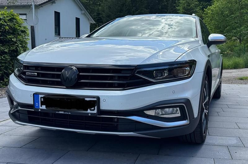 Gebraucht VW Passat Alltrack 200 PS (147 kW) 2022 Weiß Kombi