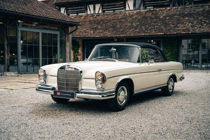 Weiß Gebraucht 1967 Mercedes 300 SE Cabrio | 129.000 € - Bild 1/4