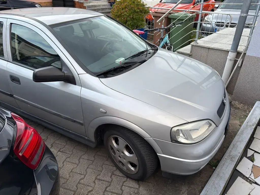 Gebraucht Opel Astra Comfort 101 PS (74 kW) 2000 Silber Limousine
