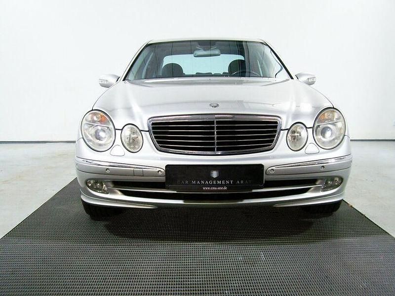 Gebraucht Mercedes E240 Avantgarde 177 PS (130 kW) 2002 Brillantsilber Limousine