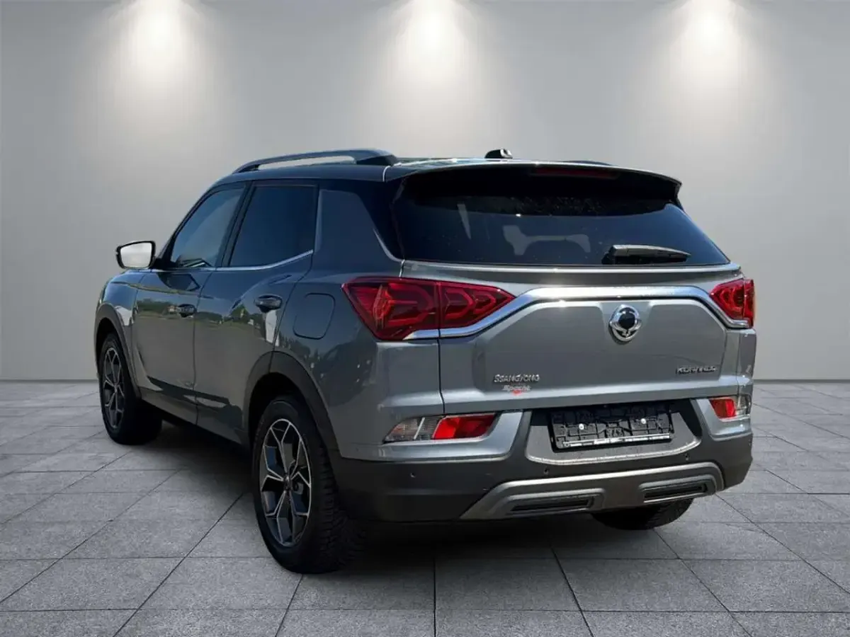 Gebraucht SsangYong Korando 163 PS (119 kW) 2021 Grau SUV