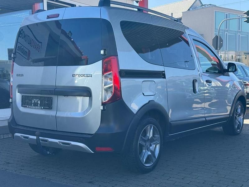 Gebraucht Dacia Dokker Stepway 131 PS (96 kW) 2020 Grau Van / Kleinbus