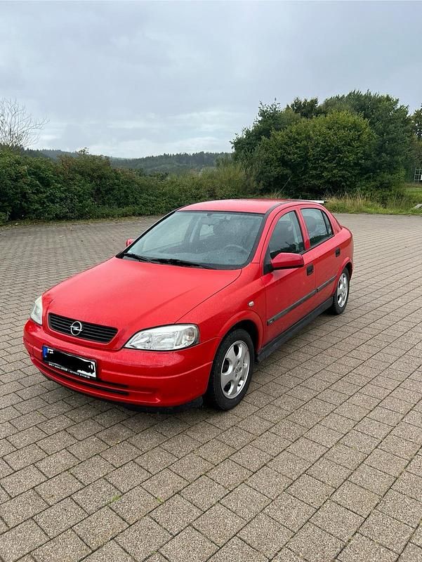 Rot Gebraucht 1999 Opel Astra Limousine | 700 € (Superpreis) - Bild 1/4