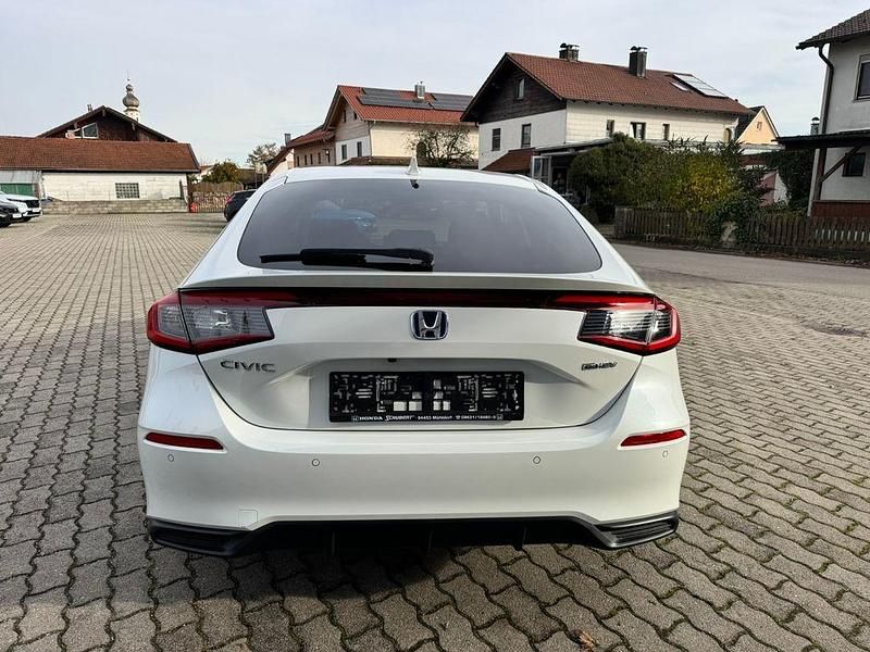 Neu Honda Civic Elegance 184 PS (135 kW) 2025 Weiß Limousine