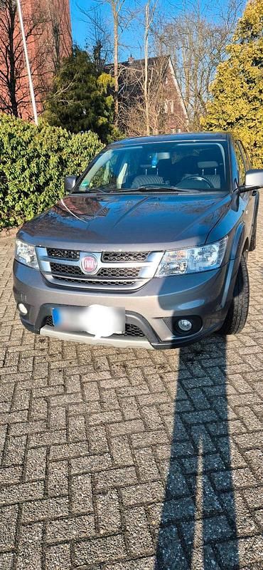 Gebraucht Fiat Freemont 140 PS (102 kW) 2011 Grau SUV