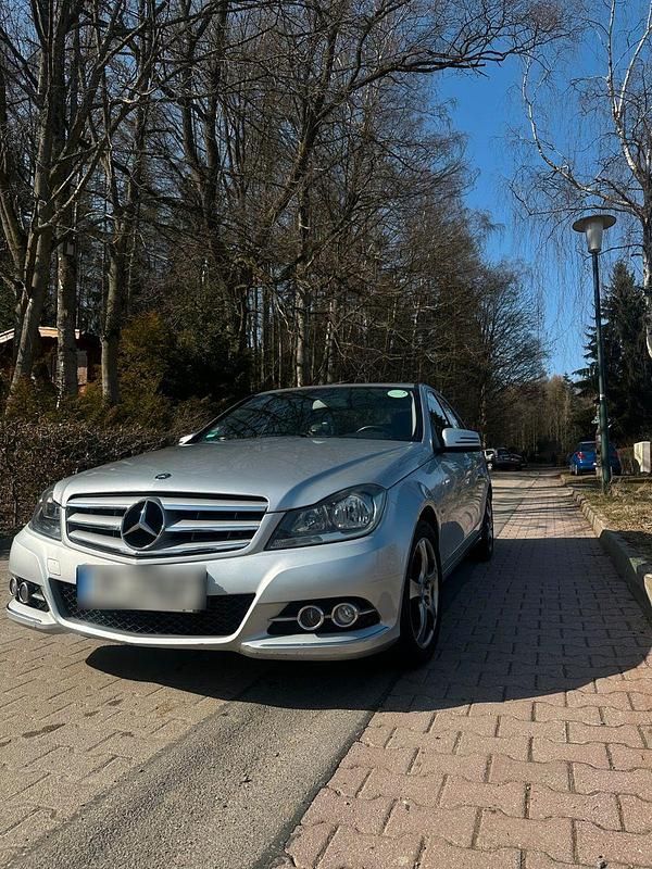 Silber Gebraucht 2011 Mercedes C180 Avantgarde Limousine | 4.000 € (Superpreis) - Bild 1/4