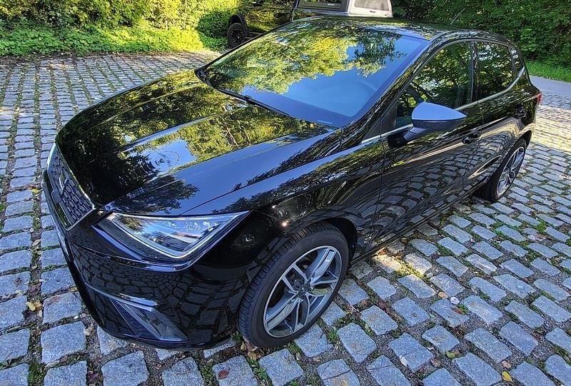 Schwarz Gebraucht 2019 Seat Ibiza XCELLENCE Limousine | 14.390 € (Etwas zu teuer) - Bild 1/4