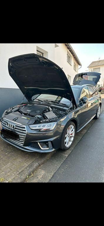 Gebraucht Audi A4 S-Line 231 PS (169 kW) 2019 Grau Kombi