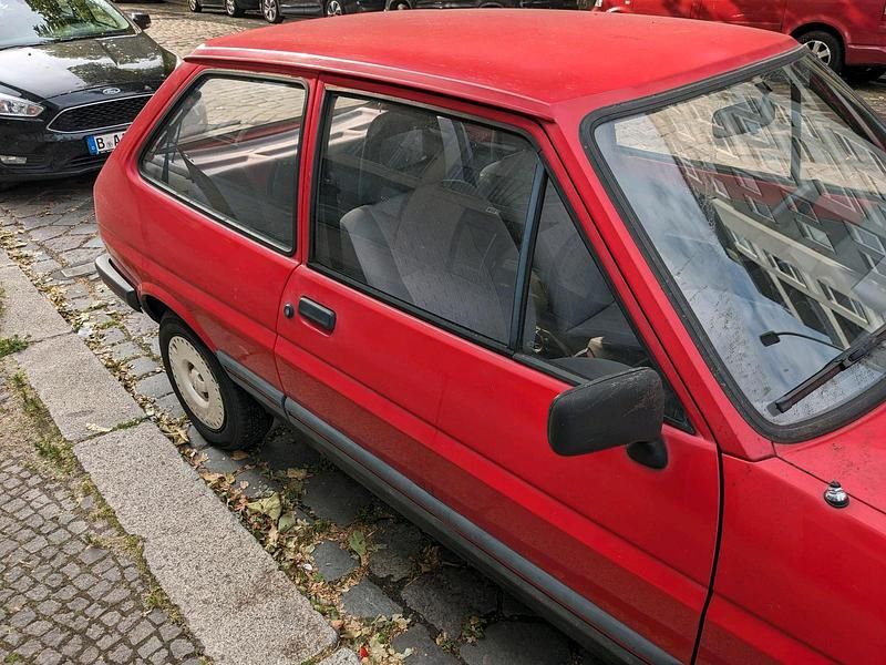 Gebraucht Ford Fiesta 46 PS (33 kW) 1988 Rot Kleinwagen