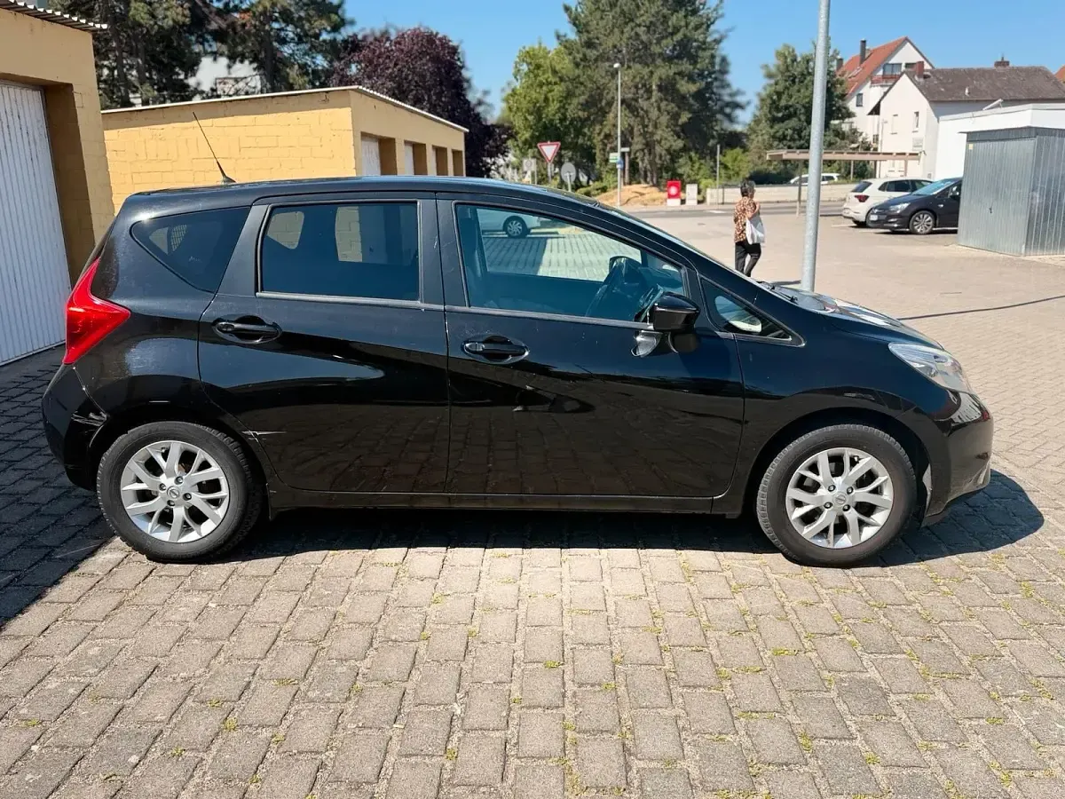Gebraucht Nissan Note 90 PS (66 kW) 2015 Schwarz Kleinwagen