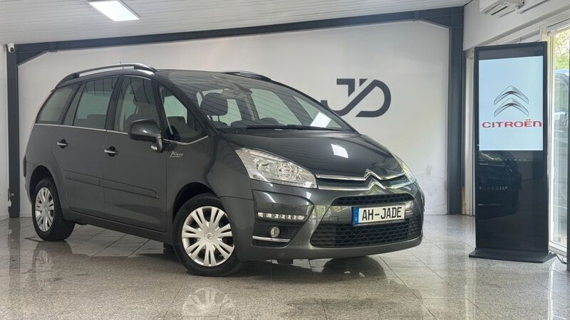 Grau Gebraucht 2013 Citroën Grand C4 Picasso SELECTION Van / Kleinbus | 3.950 € (Fairer Preis) - Bild 1/4
