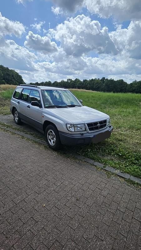 Silber Gebraucht 1999 Subaru Forester SUV | 1.350 € (Fairer Preis) - Bild 1/4