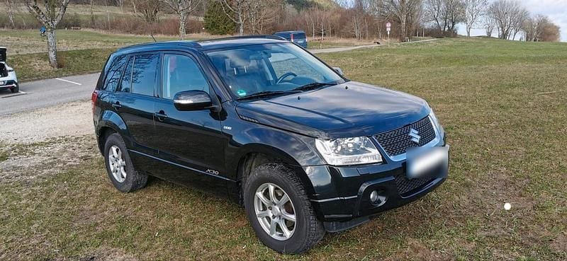 Gebraucht Suzuki Grand Vitara 129 PS (94 kW) 2011 Schwarz SUV