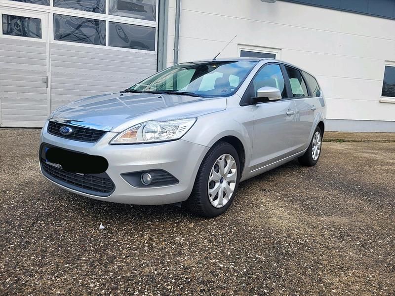 Silber Gebraucht 2009 Ford Focus Kombi | 6.490 € (Teuer) - Bild 1/4