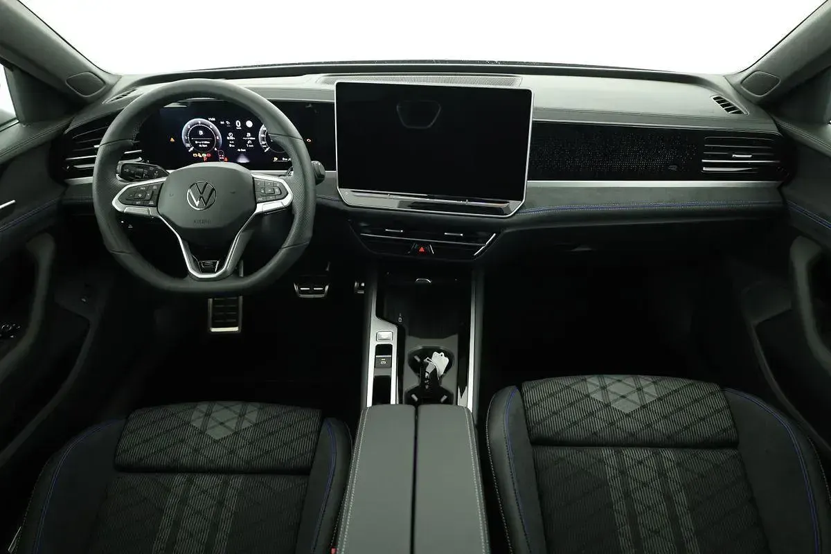 Neu VW Passat R-line 193 PS (141 kW) 2026 Diabas grau metallic Kombi