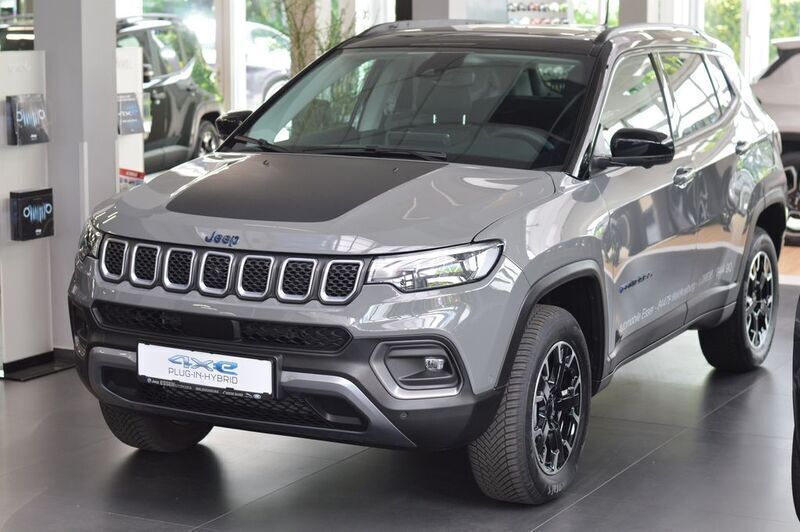 Gebraucht Jeep Compass 241 PS (177 kW) 2024 Grau SUV