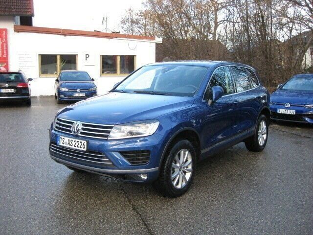 Reef blue (metallic) Gebraucht 2017 VW Touareg Terrain Tech SUV | 39.900 € - Bild 1/4