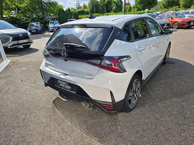 Neu Hyundai i20 N Line 101 PS (74 kW) 2025 Weiß Limousine