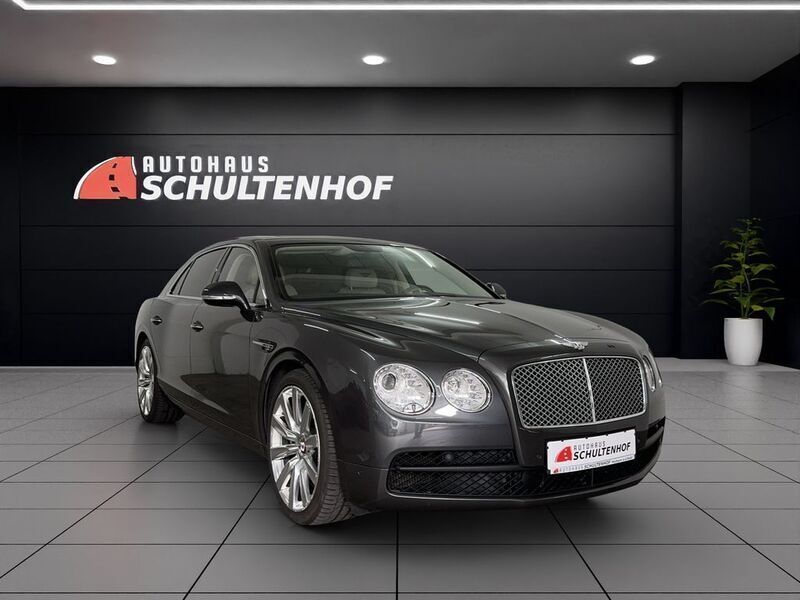 Grau Gebraucht 2019 Bentley Flying Spur Limousine | 99.999 € - Bild 1/4