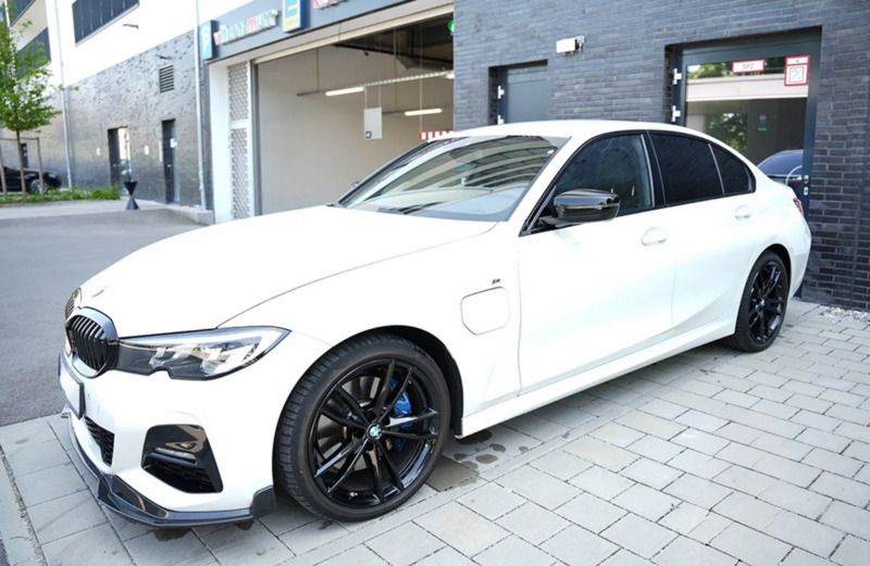 Weiß Gebraucht 2021 BMW 330e Shadowline Limousine | 30.000 € (Fairer Preis) - Bild 1/4