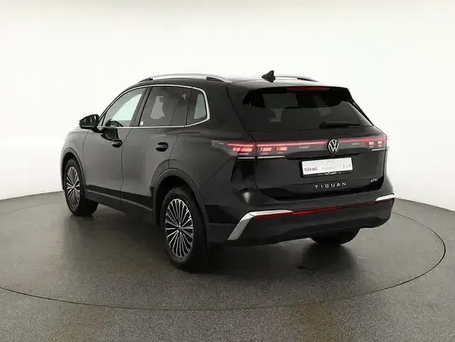 Gebraucht VW Tiguan 150 PS (110 kW) 2025 Schwarz SUV