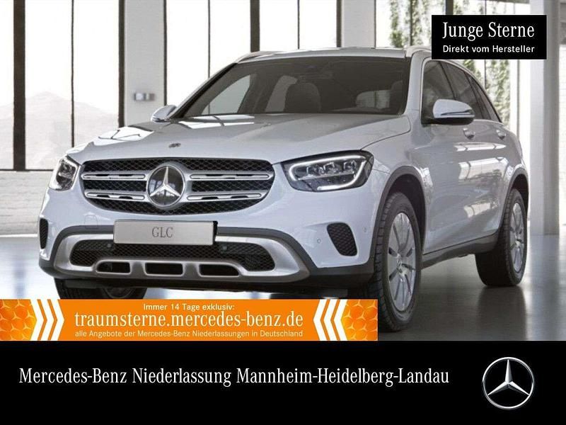 Weiß Gebraucht 2022 Mercedes GLC300e SUV | 39.890 € (Guter Preis) - Bild 1/3