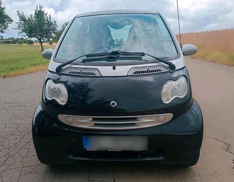 Schwarz Gebraucht 2004 Smart ForTwo Coupé Passion Coupé | 2.700 € - Bild 1/4