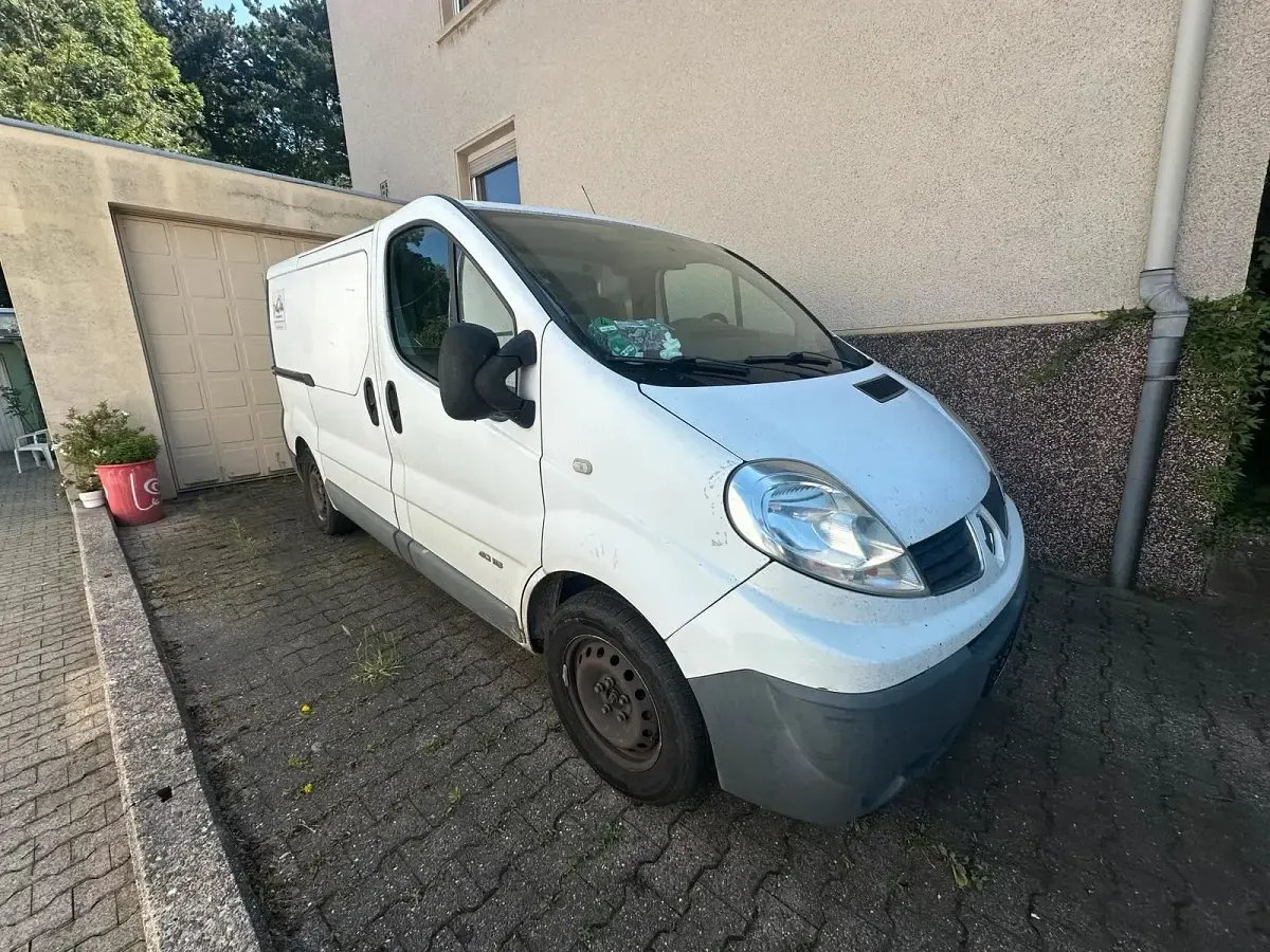 Gebraucht Renault Trafic 120 PS (88 kW) 2012 Weiß Van / Kleinbus