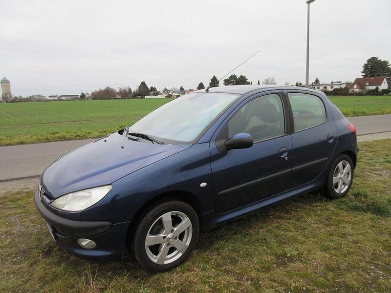 Gebraucht Peugeot 206 109 PS (80 kW) 2001 Blau Limousine