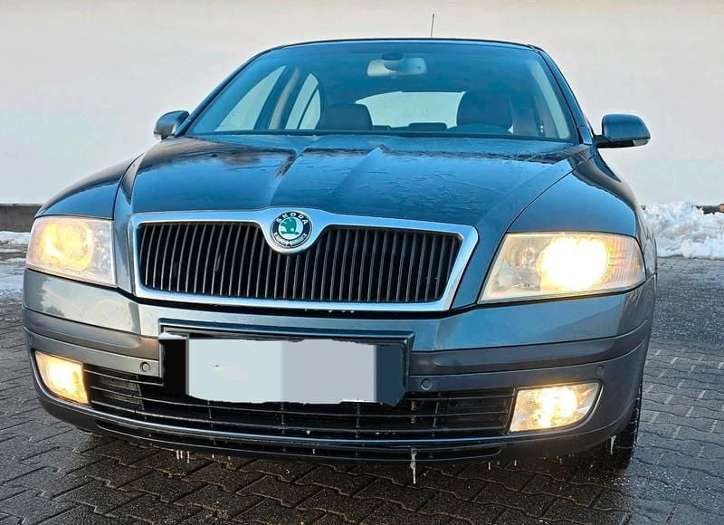 Grau Gebraucht 2006 Skoda Octavia Kleinwagen | 2.500 € (Fairer Preis) - Bild 1/4
