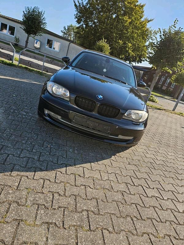 Schwarz Gebraucht 2009 BMW 118 Coupé Coupé | 6.500 € - Bild 1/4