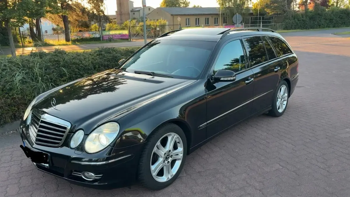 Gebraucht Mercedes E320 Avantgarde 224 PS (164 kW) 2008 Schwarz Kombi