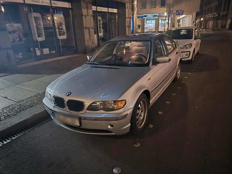 Grau Gebraucht 2002 BMW 2002 Limousine | 1.500 € - Bild 1/4