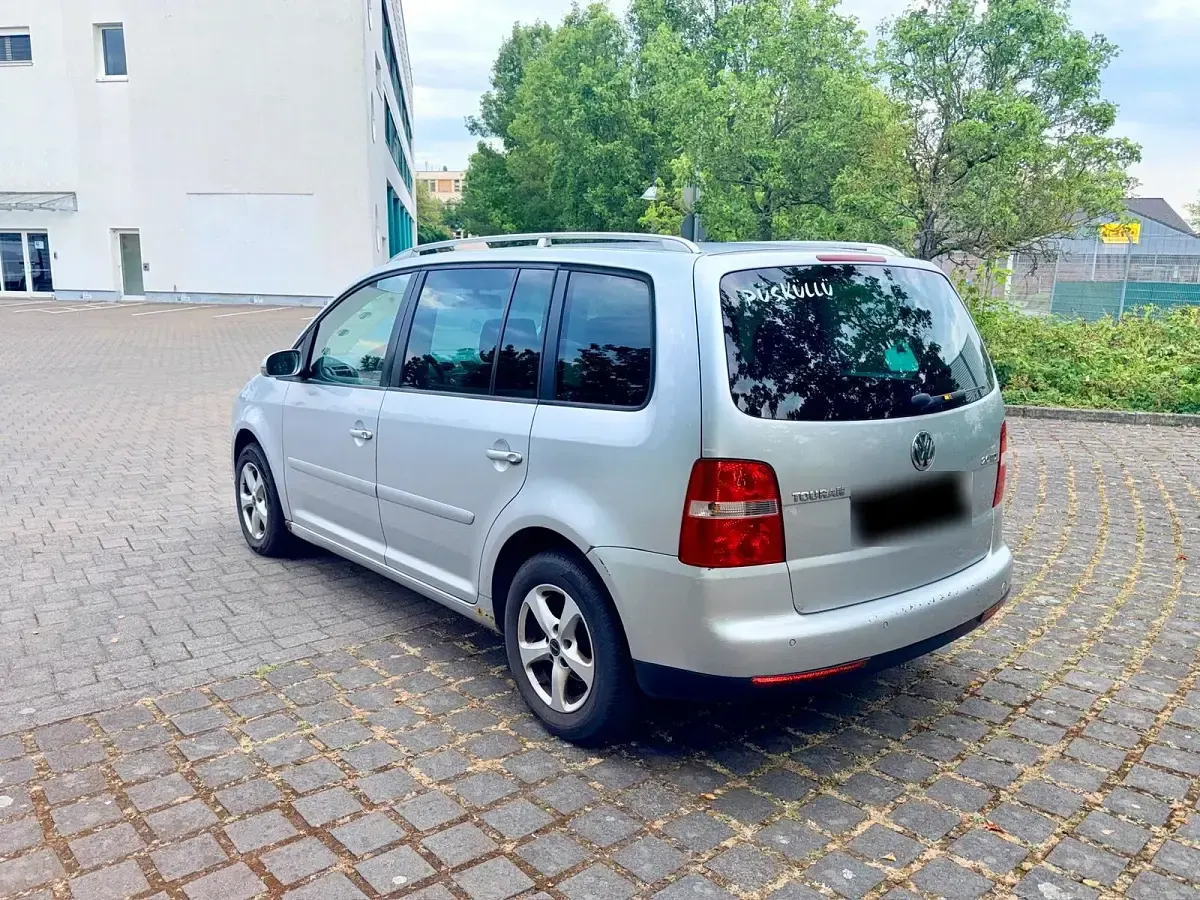 Gebraucht VW Touran 140 PS (102 kW) 2005 Silber Van / Kleinbus
