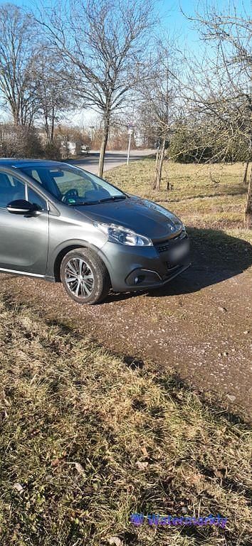Second-hand Peugeot 208 Allure 83 CP (61 kW) 2017 Gri Hatchback