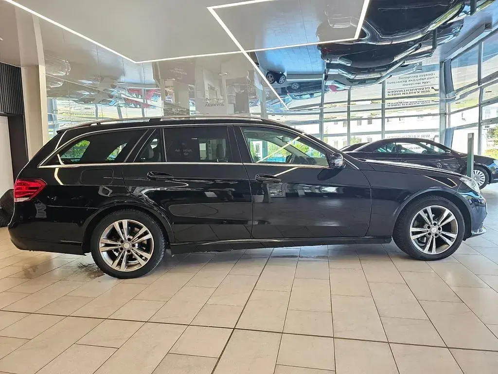 Gebraucht Mercedes E220 170 PS (125 kW) 2014 Schwarz Limousine