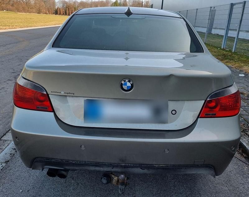 Gebraucht BMW 530 231 PS (169 kW) 2007 Gold Limousine