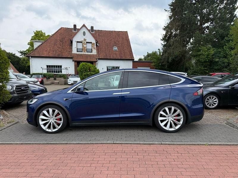 Blau Gebraucht 2017 Tesla Model X SUV | 36.800 € (Guter Preis) - Bild 1/4