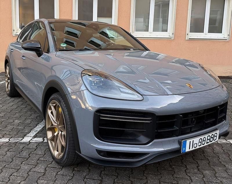Grau Gebraucht 2022 Porsche Cayenne Turbo GT SUV | 147.500 € (Superpreis) - Bild 1/4