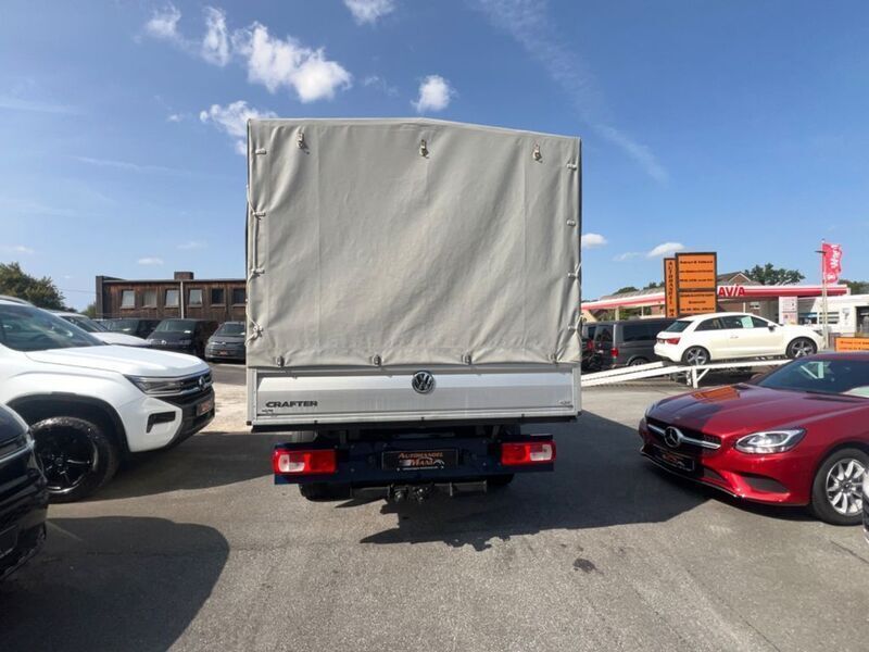 Gebraucht VW Crafter 177 PS (130 kW) 2018 Deep ocean blue Van