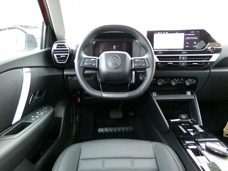 Neu Citroën C4 144 PS (105 kW) 2026 Rot SUV