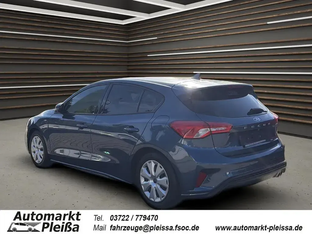 Używany Ford Focus ST-Line 125 KM (91 kW) 2018 Niebieski Sedan/Limuzyna