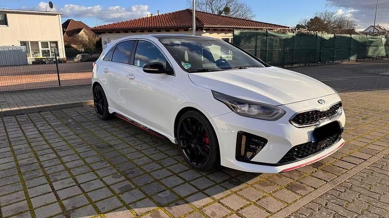 Gebraucht Kia Ceed GT GT 204 PS (150 kW) 2019 Weiß Limousine