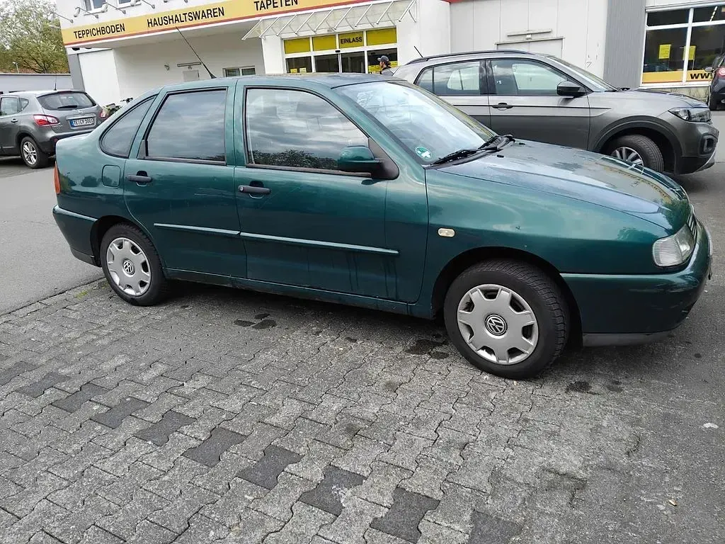Usata VW Polo Classicline 60 CV (44 kW) 2000 Verde Berlina